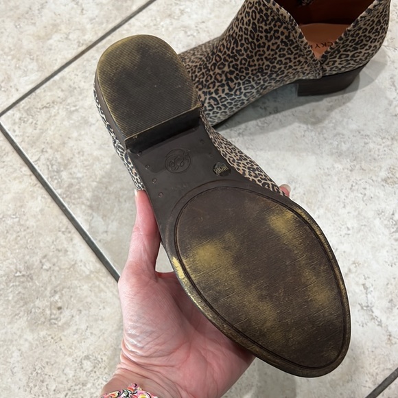 Lucky Brand leopard cheetah ankle boots size 8M 38 1/2. Leather Upper - Picture 3 of 7